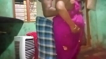 Kerala Aunty's Real Boob Milk Pissing - Desi XXX Video
