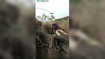 Guy Captures Rare Video of Indian Lovers in Field: Must-See Footage!