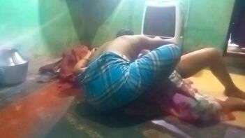 Kerala Village Aunty's Shocking Secret Sex Video with Neighbor Exposed!