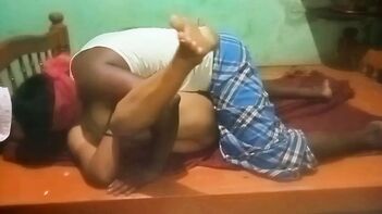 Kerala Aunty Caught Cheating With Boy Next Door: Desi Porn Exposed!