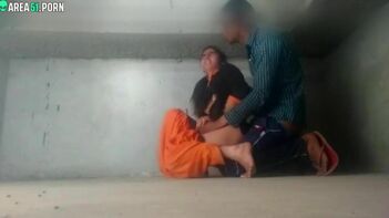 Caught Video: Guy Clothed in Indian Outfit Penetrating Girl from Behind