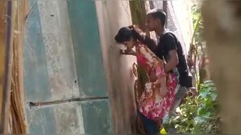 Indian Village Wife Caught Cheating in Outdoors MMS Porn Video