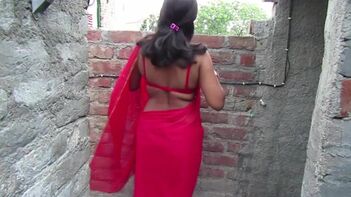 Indian Woman Flaunts Sexy Lingerie Look in Viral Video