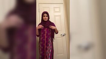 Indian XXX Porn: Desi Girl Flaunts Her Assets to Her Lover