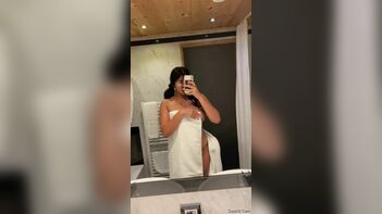 Leaked NRI Girl's Nude Selfie: Boobs and Pussy Exposed
