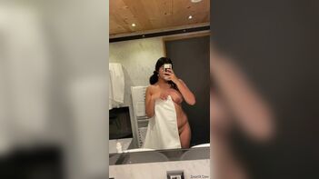 Leaked NRI Girl's Nude Selfie: Boobs and Pussy Exposed