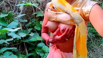 Sexy Desi Aunt Flaunts Her Nude Tits and Body in Wild Indian Jungle Adventure - XXX Sex