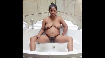 Indian Desi Aunty Flaunting Her Cute Big Boobiies in XXX MMS Videos