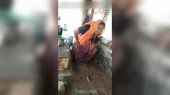 Penniless Shopkeeper Desi Aunty Shows Pussy to Local Boy for Cash