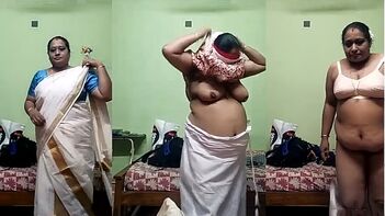 Mallu Aunty Flaunts Abnormally Large Breasts on XXX Cam - Indian XXX Sex Show