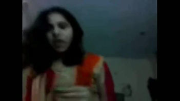 Watch Tamil Housewife's Adorable Home Video With Neighbor