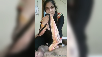 Beautiful Desi Bride Enjoys Sucking Cock - A Sensational Experience!