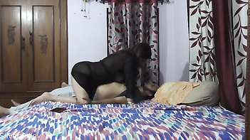 Experience Beshamal Malkin's Real Sex with Refrigerator Technician in Clear Hindi Audio
