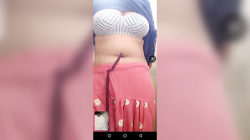 Sizzling Gujrati Bhabhi Flashing Her Boobs and Pussy: A Must-See for All Fans!