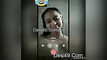 Desi Hottie Flashes Her Sexy Bathing Suit for Webcam Fans