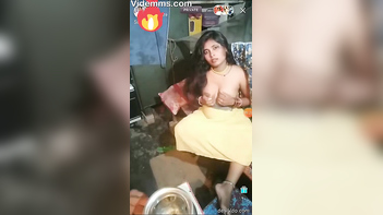 Watch Bihari Bhabhi's Boob Show Live - An Unforgettable Experience for Her Fans!