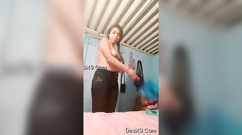 Leaked Video: Sexy Bengali Girl's MMS With Big Ass and Pussy Revealed