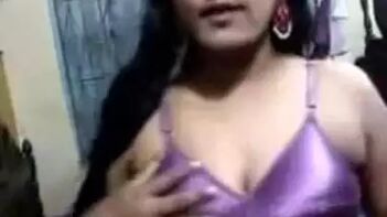 Hot Unnao School Teacher Sets Internet Ablaze With Sexy Look in Uttar Pradesh
