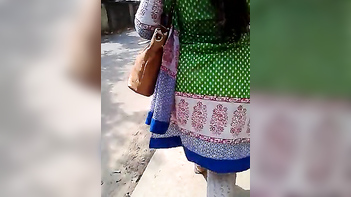 Try This Spicy Street Food: Try Authentic Bangla Butt On the Streets of Dhaka!