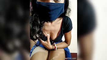 Desi Bhabhi Flaunting Her Voluptuous Assets: A Must-See Sight!