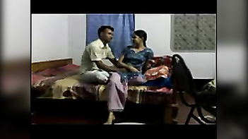 Watch South Indian Couple Sex Movies on Video2porn2 Now!