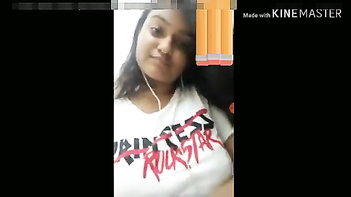 Discover How An Indian Girl Enjoys Music and Porn Mischiefs