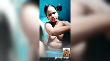 Desi Girl Bathing and Fingering: An Alluring Look Into Sexy Intimacy