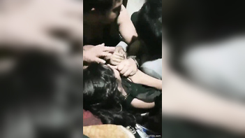 Leaked Desi College Girl's Masti With Groups of Friends Captured on MMS