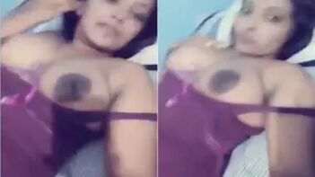 Desi Babe Flaunts Her Voluptuous Figure With Big Nipples and Hairy Pussy