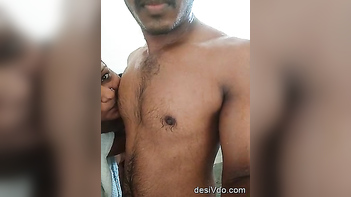 Sizzling Desi Hot Sexy Bhabhi Gives a Sensual Handjob