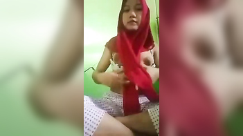 Sex Performer Hides Hair Under Hijab But Exposes and Stimulates Her Pussy