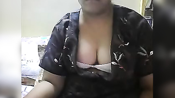 Watch Nazima Bhabhi's Live Cam Movies Now!