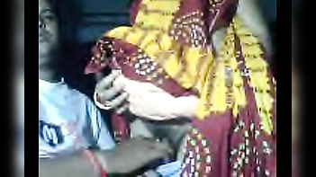 Village Bhabhi Flaunts Her Bushy Pussy and Nice Boobs in an Unforgettable Display