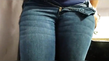 XXX Muff Craves Sex: Desi Milf Takes Off Jeans to Show Off to Her Admirer