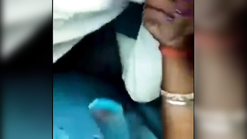 Indian Aunty Makes Unusual Discovery on Train Ride - Shocking Photos!