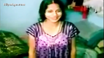 Exposing Herself: A Local Mallu Lady From a Desi Village