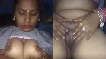 Enthralling Selfie Show of Sexy Desi Bhabhi Pussy - Don't Miss Out!