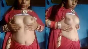 Desi Bride's Boobs Show at Her Wedding: A Unique Moment Captured on Camera