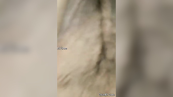 Man Captures His India Girlfriend Flaunting Her Sensual Curves on Camera