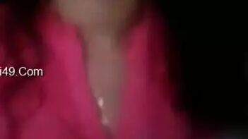 Attractive Indian Slut Uses Her Hard Nipples to Manipulate Man For a Moment
