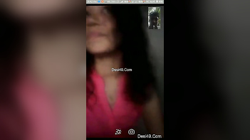 Attractive Indian Slut Uses Her Hard Nipples to Manipulate Man For a Moment