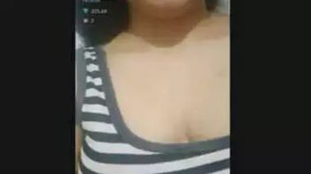 Watch Nisha's Tantalizing Nipple Show on Tango Live!