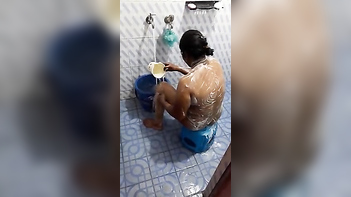 Sizzling Photos of Desi Aunty Dishaniya Bathing Nude Go Viral!