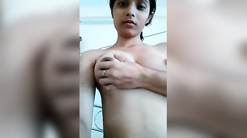 Cheerful Pakistani Brunette Flaunts Xxx Boobs in Live Sex Broadcast for Chudai Fans