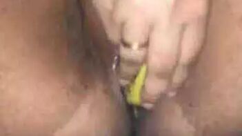 Paki Girl Uses Ripe Banana as Sex Toy to Create Xxx Flower Squirting Effect
