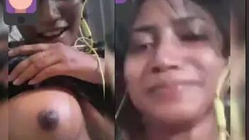 Desi Girl Goes Viral for Exposing Her Round Boobs on Video Call