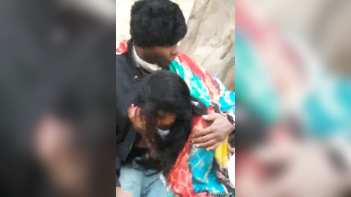 Sensational Video of Hot Desi Girl Caught Sucking BF's Cock in Park