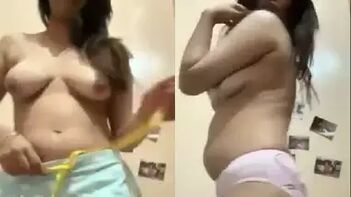 Sultry Punjabi Beauty Bares All On Selfie Cam!