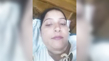 Watch Desi Hot Bhabi Selfie Video 1 - Enjoy the Sizzling Selfies of a Desi Bhabi!