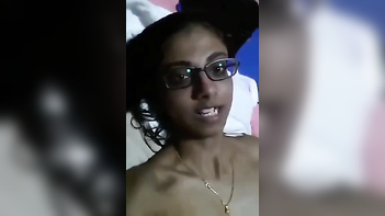 Desi Girl Flaunts Her Adorable Boobs in Show-Stopping Display
